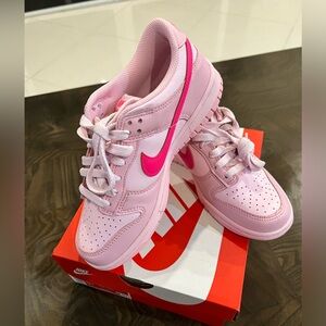 NIB Nike Dunk Low Triple Pink GS
DH9765-600 Size 5 Youth / Women’s US 6.5